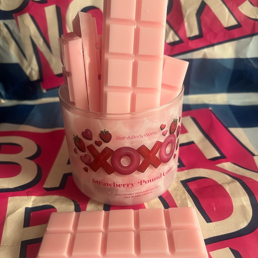 Bath and body works Candle Strawberry Pound Cake Wax Melts